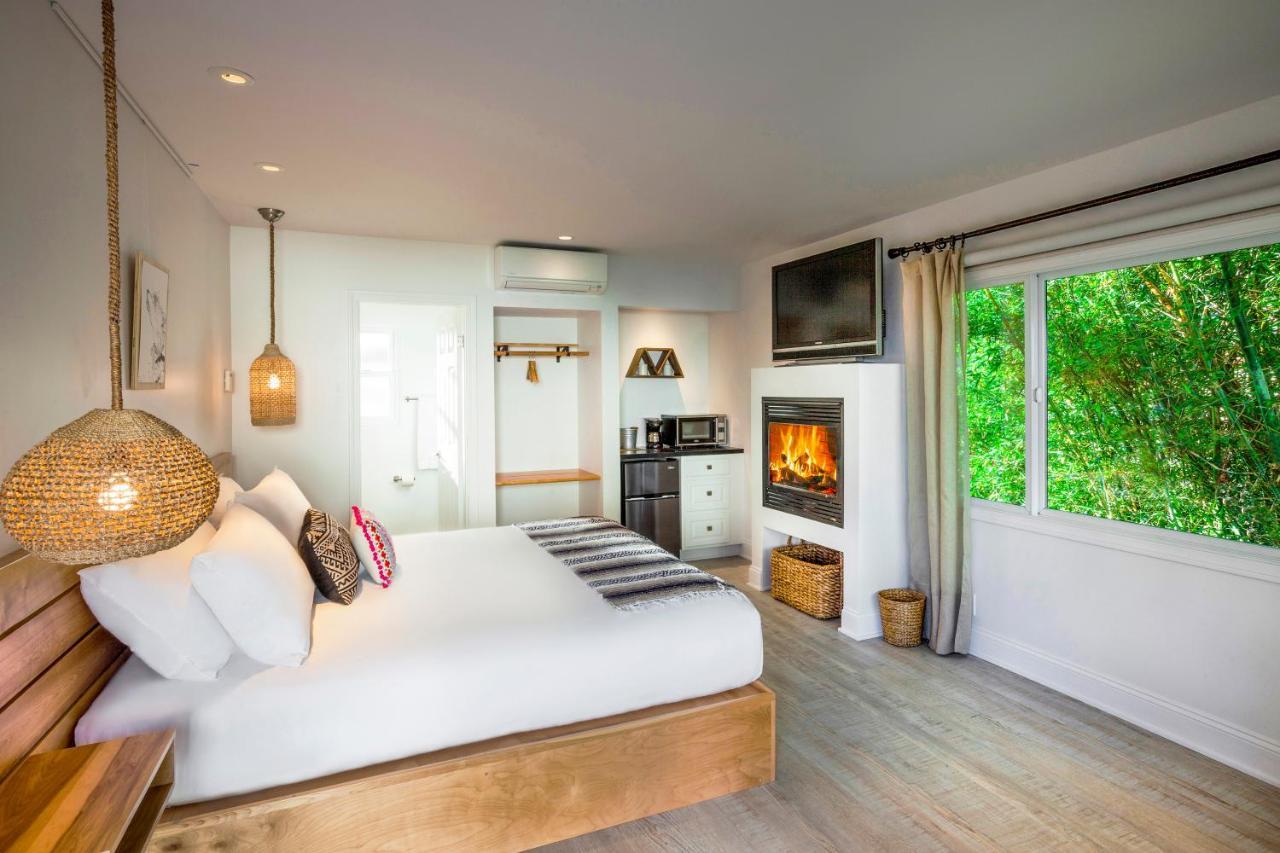 King Room with Pool View, Fireplace,824541764:JPEG